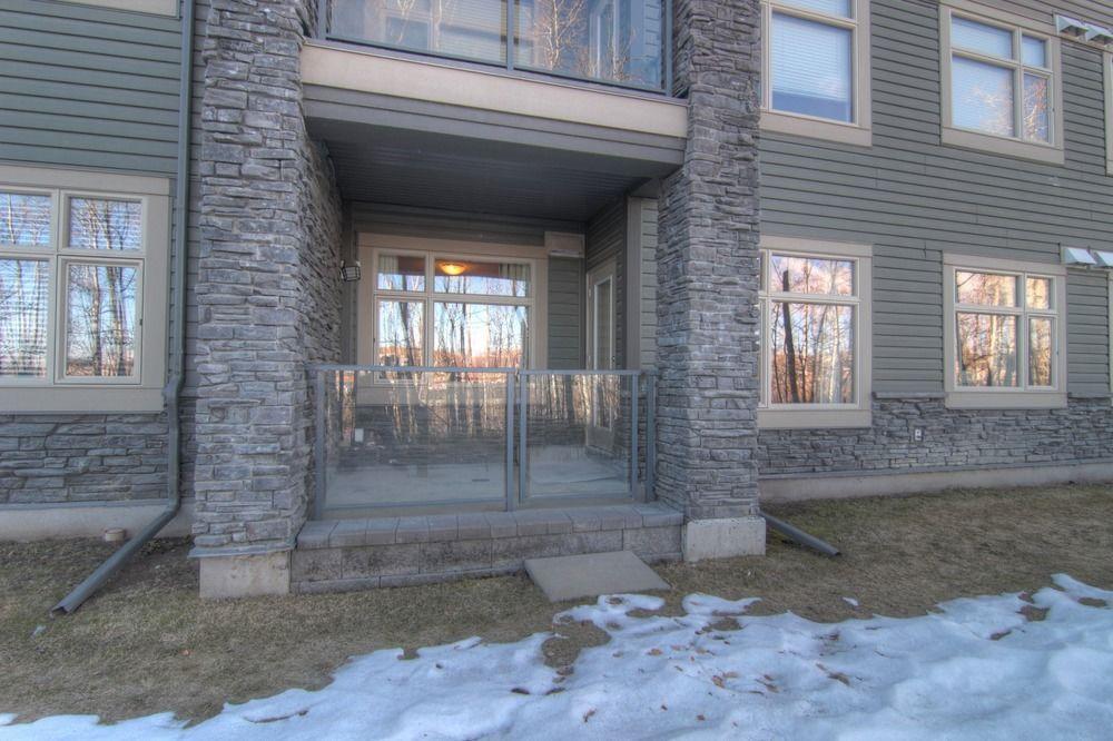 Pinnacle Inn & Suites Aspen YYC Exteriér fotografie