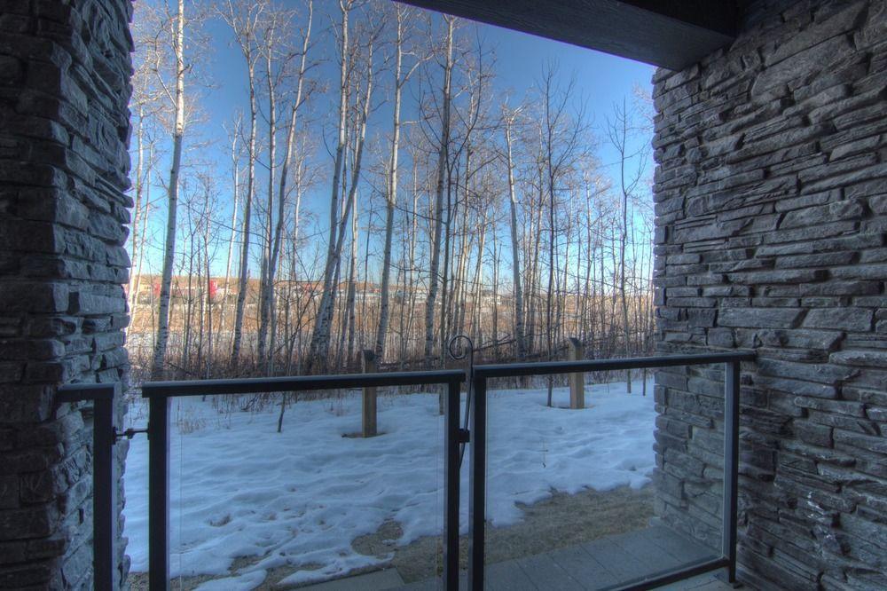 Pinnacle Inn & Suites Aspen YYC Exteriér fotografie
